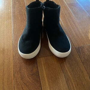 Gap Black Ankle Kids' Boots with White Soles